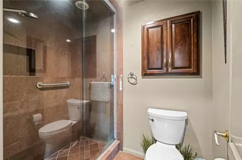 Bath - 14560 Viewcrest, Riverside, CA 92504 photo 2 of 5