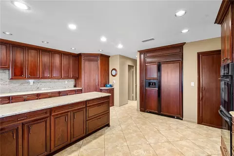 Kitchen - 14560 Viewcrest, Riverside, CA 92504 photo 6 of 6