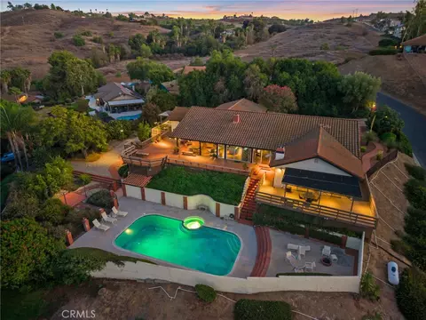 View/Area - 14560 Viewcrest, Riverside, CA 92504 photo 3 of 11