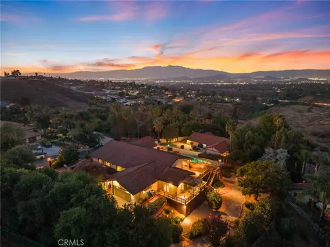 View/Area - 14560 Viewcrest, Riverside, CA 92504 photo 5 of 11