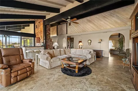 Living - 14560 Viewcrest, Riverside, CA 92504 photo 4 of 7