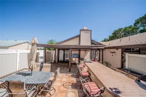 Exterior - 11030 Hickory Ave, Hesperia, CA 92345 photo 12 of 15