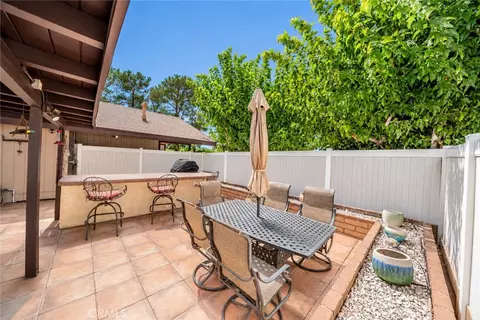 Exterior - 11030 Hickory Ave, Hesperia, CA 92345 photo 11 of 15