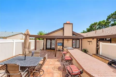 Exterior - 11030 Hickory Ave, Hesperia, CA 92345 photo 13 of 15