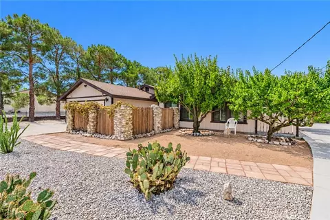 Exterior - 11030 Hickory Ave, Hesperia, CA 92345 photo 5 of 15