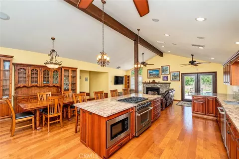 Kitchen - 11030 Hickory Ave, Hesperia, CA 92345 photo 3 of 4