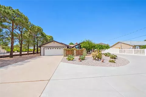 Exterior - 11030 Hickory Ave, Hesperia, CA 92345 photo 4 of 15