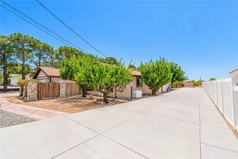 Exterior - 11030 Hickory Ave, Hesperia, CA 92345 photo 6 of 15