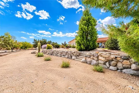 Exterior - 150 Smoke Tree Rd, Pinon Hills, CA 92372 photo 5 of 12