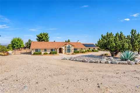 Exterior - 150 Smoke Tree Rd, Pinon Hills, CA 92372 photo 9 of 12