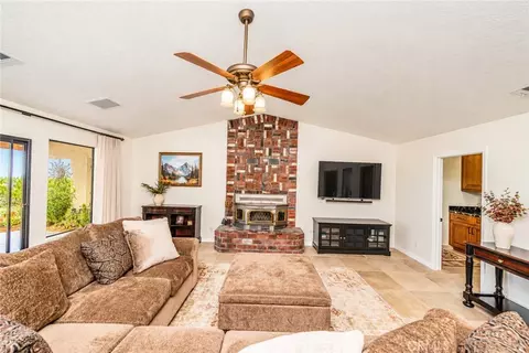 Living - 150 Smoke Tree Rd, Pinon Hills, CA 92372 photo 2 of 4