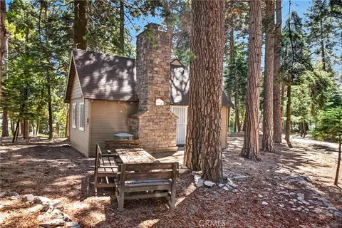 Exterior - 27917 Squirrel Ln, Lake Arrowhead, CA 92352 photo 4 of 11