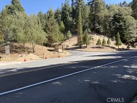 Exterior - 27917 Squirrel Ln, Lake Arrowhead, CA 92352 photo 11 of 11