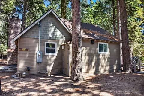 Exterior - 27917 Squirrel Ln, Lake Arrowhead, CA 92352 photo 6 of 11