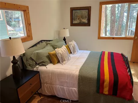 Bedroom - 27917 Squirrel Ln, Lake Arrowhead, CA 92352 photo 1 of 3