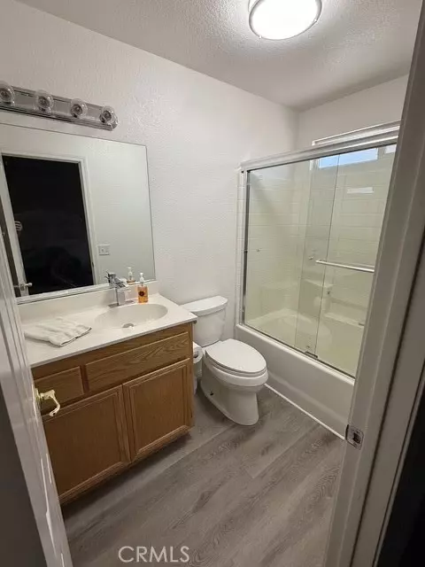 Bath - 43663 6th E, Lancaster, CA 93535 photo 2 of 2