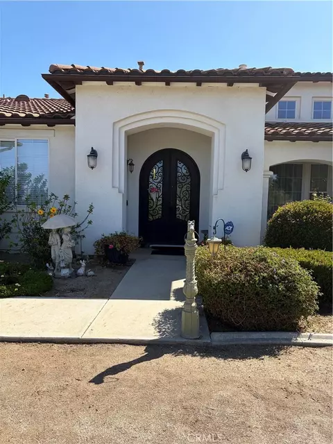 Entry Way - 18268 Hollowtree Ln, Riverside, CA 92504 photo 1 of 4