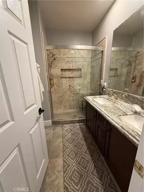 Bath - 18268 Hollowtree Ln, Riverside, CA 92504 photo 2 of 7