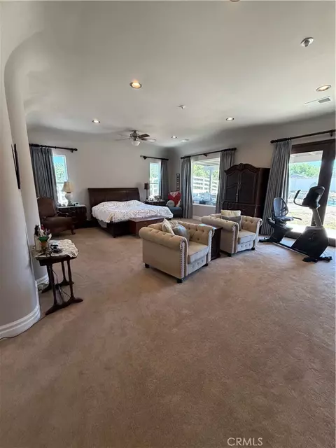 Bedroom - 18268 Hollowtree Ln, Riverside, CA 92504 photo 3 of 6
