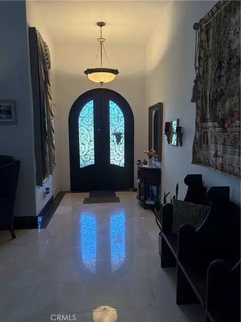 Entry Way - 18268 Hollowtree Ln, Riverside, CA 92504 photo 2 of 4