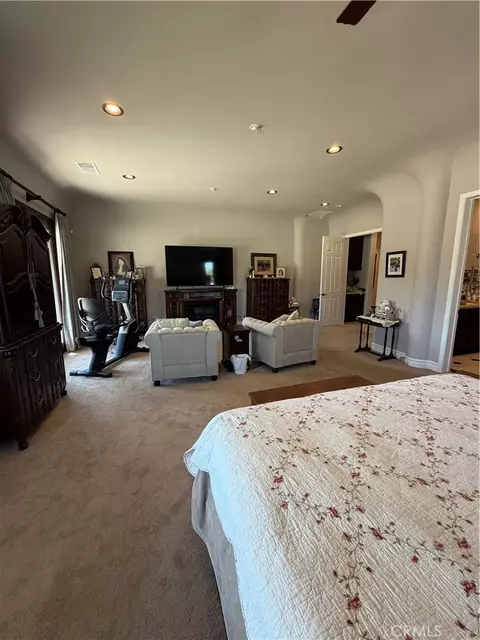 Bedroom - 18268 Hollowtree Ln, Riverside, CA 92504 photo 4 of 6