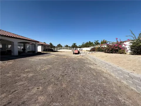 Exterior - 18268 Hollowtree Ln, Riverside, CA 92504 photo 2 of 4