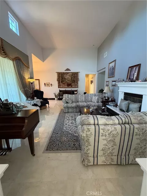 Living - 18268 Hollowtree Ln, Riverside, CA 92504 photo 2 of 3