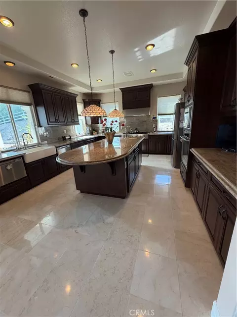 Kitchen - 18268 Hollowtree Ln, Riverside, CA 92504 photo 1 of 5