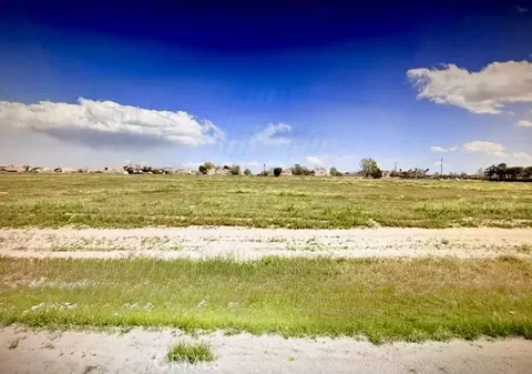 25 E Avenue J, Lancaster, CA 93535 photo 2