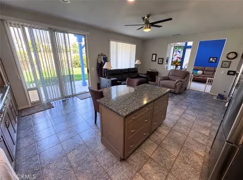 Kitchen - 14842 Fox Ridge Dr, Fontana, CA 92336 photo 6 of 6