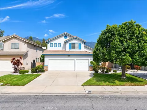 Exterior - 14842 Fox Ridge Dr, Fontana, CA 92336 photo 2 of 6