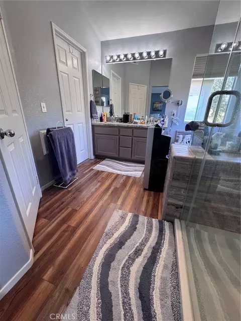Bath - 14842 Fox Ridge Dr, Fontana, CA 92336 photo 2 of 7