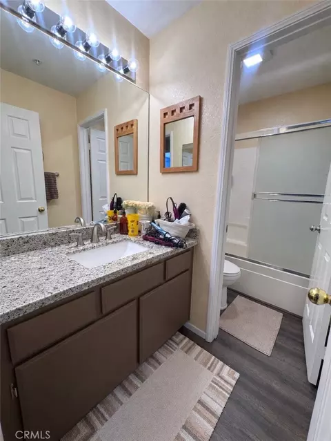 Bath - 14842 Fox Ridge Dr, Fontana, CA 92336 photo 6 of 7