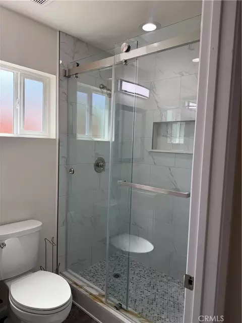 Bath - 5875 Challen Ave, Riverside, CA 92503 photo 6 of 6