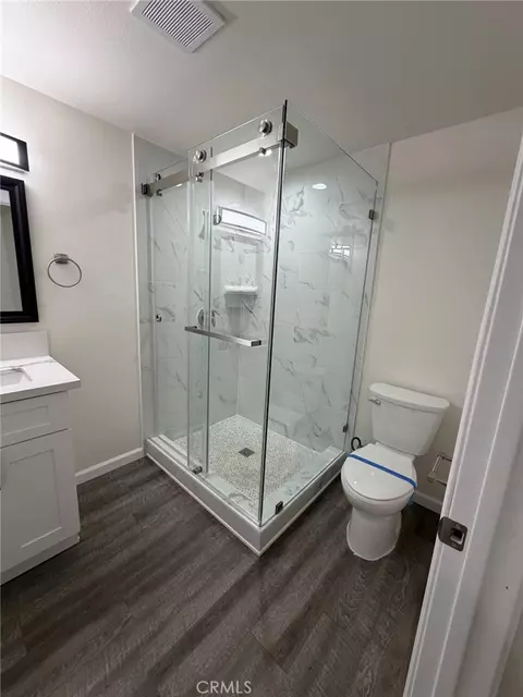 Bath - 5875 Challen Ave, Riverside, CA 92503 photo 2 of 6