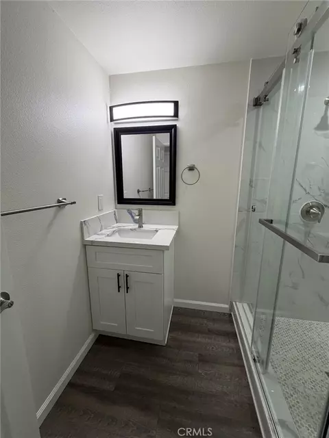 Bath - 5875 Challen Ave, Riverside, CA 92503 photo 3 of 6