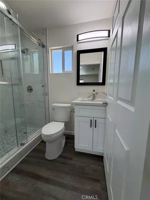 Bath - 5875 Challen Ave, Riverside, CA 92503 photo 4 of 6