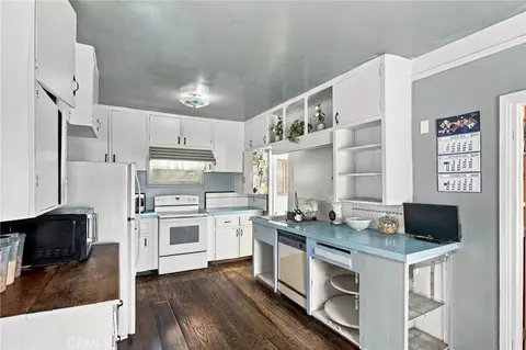 Kitchen - 6100 Pachappa Dr, Riverside, CA 92506 photo 1 of 4