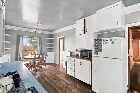 Kitchen - 6100 Pachappa Dr, Riverside, CA 92506 photo 3 of 4