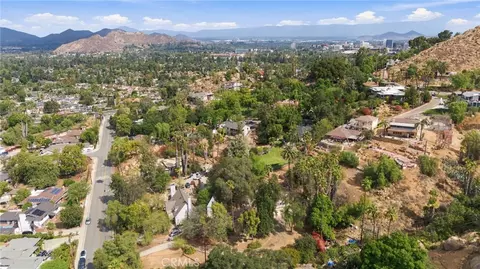 View/Area - 6100 Pachappa Dr, Riverside, CA 92506 photo 3 of 5