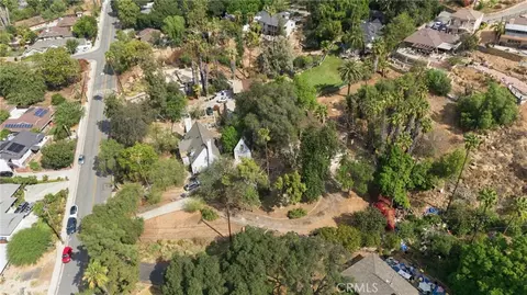 View/Area - 6100 Pachappa Dr, Riverside, CA 92506 photo 2 of 5