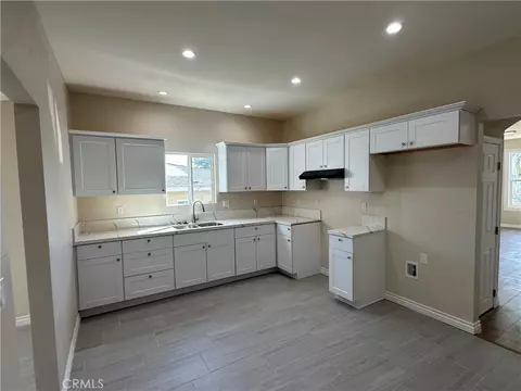 Kitchen - 261 Kendall Ave, San Bernardino, CA 92410 photo 1 of 1