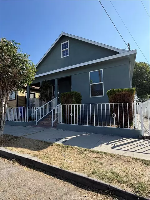 Exterior - 261 Kendall Ave, San Bernardino, CA 92410 photo 4 of 5
