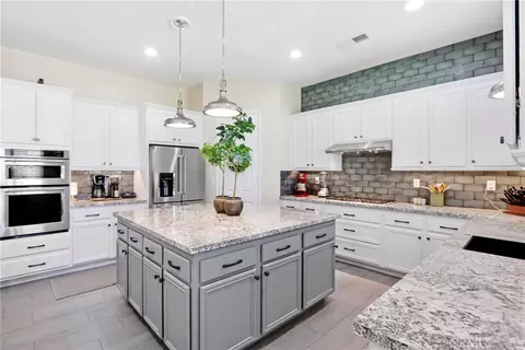 Kitchen - 36220 Eagle, Beaumont, CA 92223 photo 5 of 5