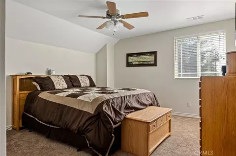 Bedroom - 919 Venus Way, Crestline, CA 92325 photo 5 of 10