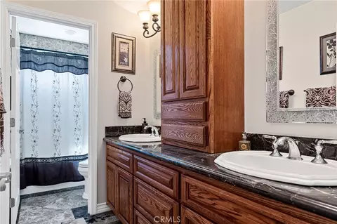 Bath - 919 Venus Way, Crestline, CA 92325 photo 5 of 5