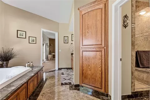 Entry Way - 919 Venus Way, Crestline, CA 92325 photo 1 of 4