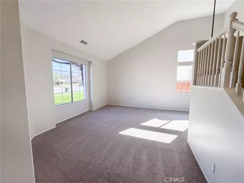 Living - 33825 Glenoaks, Yucaipa, CA 92399 photo 2 of 4