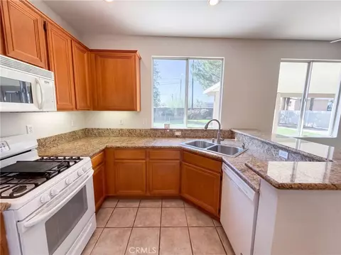Kitchen - 33825 Glenoaks, Yucaipa, CA 92399 photo 3 of 3