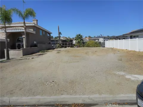 7 Swan Pt, Canyon Lake, CA 92587
